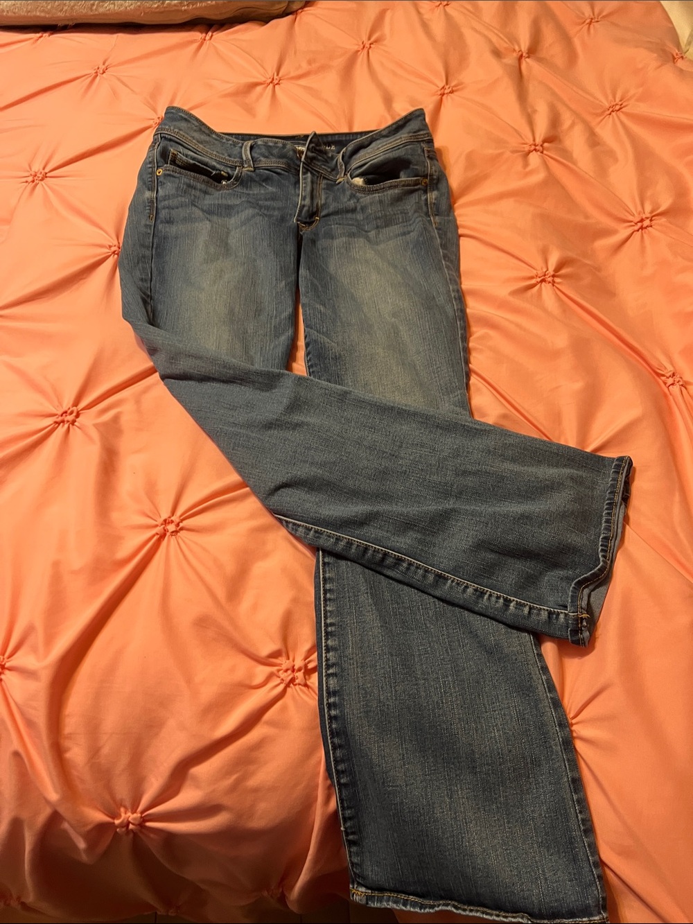 American Eagle Outfitters Women's Mid Blue kickboot Jeans